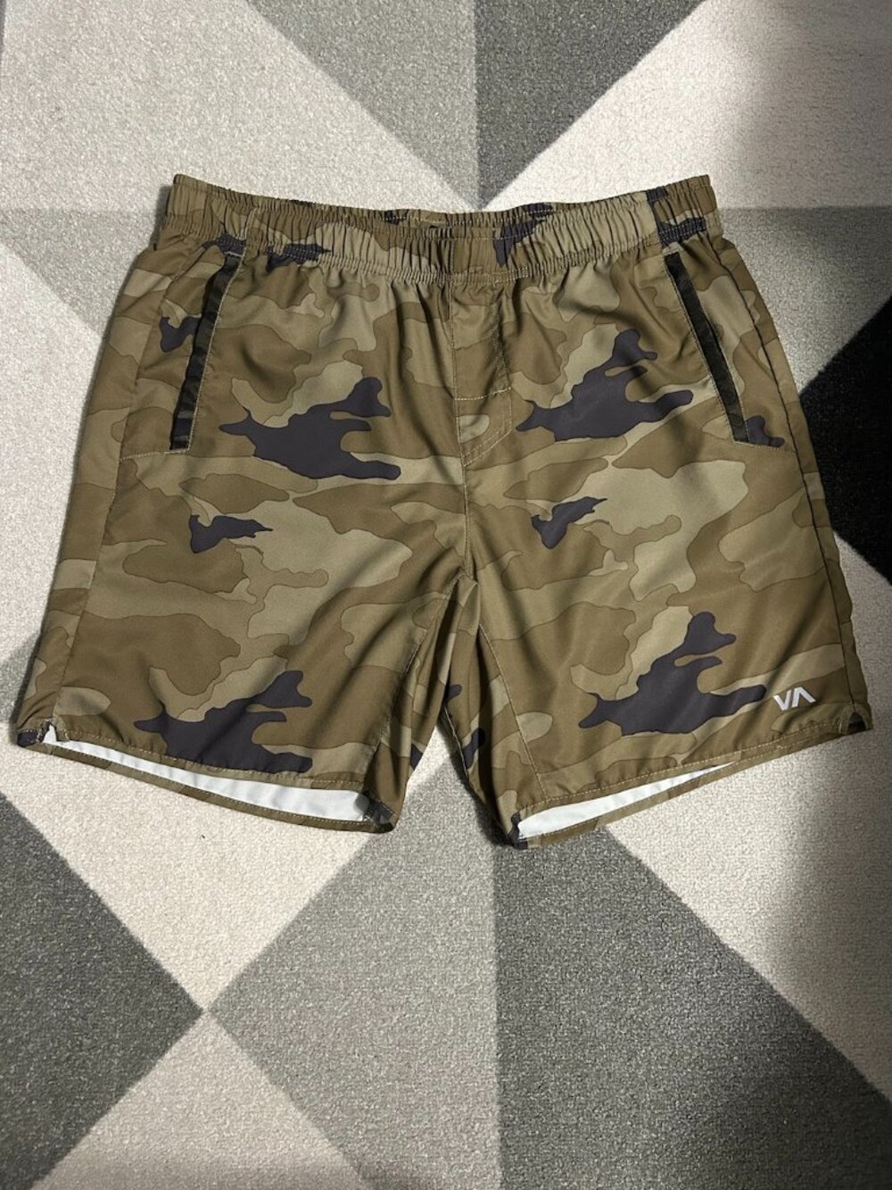 RVCA Mens Yogger IV Green/Brown Camo Athletic Training Shorts 7" Inseam Men's XL